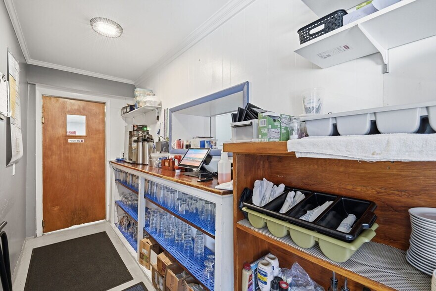 More Photos Of 20658 Wilkins Ave, Rock Hall Restaurant For Sale