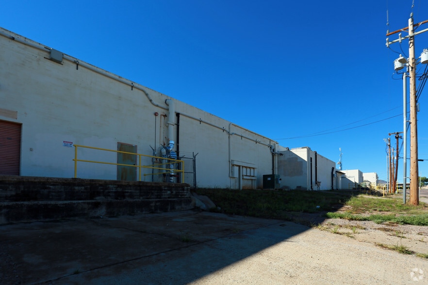 More Photos Of 35-161 E Wilcox Dr, Sierra Vista General Retail For Lease