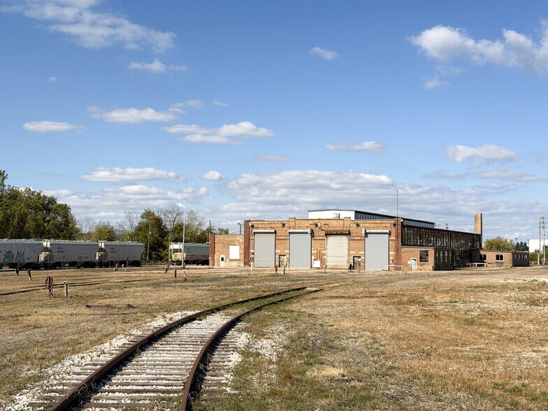 More Photos Of 5000 S Whitnall Ave, Cudahy Warehouse For Sale