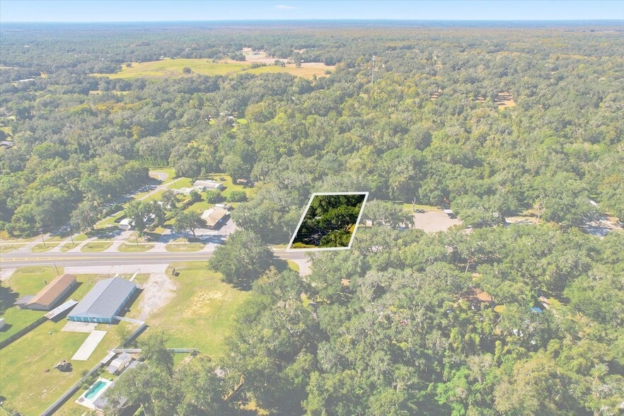More Photos Of 2339 N Country Road 470, Lake Panasoffkee Office For Sale