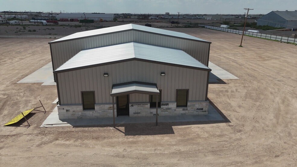 Primary Photo Of 2212 Saw Gin Road, Pecos Showroom For Lease