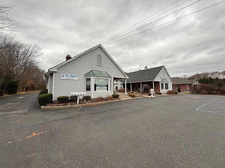 Primary Photo Of 32645 Main Rd, Cutchogue Office For Lease