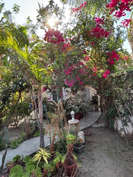 More Photos Of 5620 & 5618 Cartwright Ave, North Hollywood Apartments For Sale