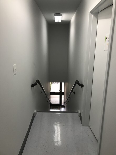 More Photos Of 18201-18209 Flower Hill Way, Gaithersburg Medical For Lease