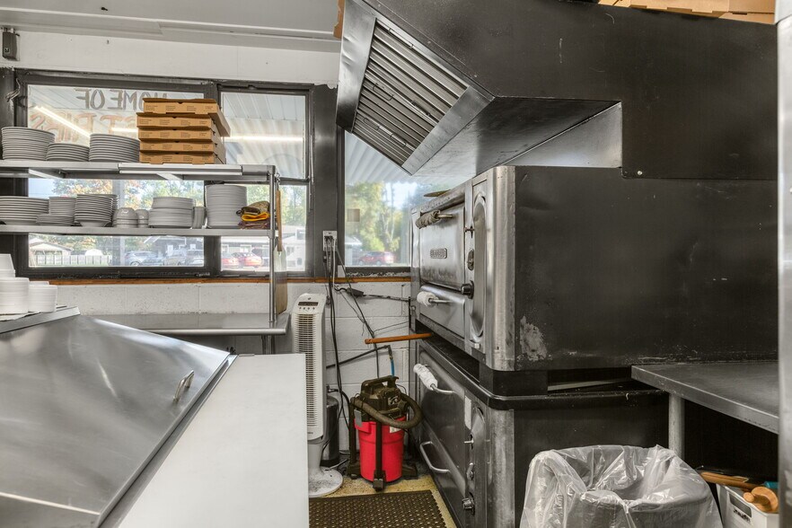 More Photos Of 5036 Paw Paw Lake Rd, Coloma Restaurant For Sale