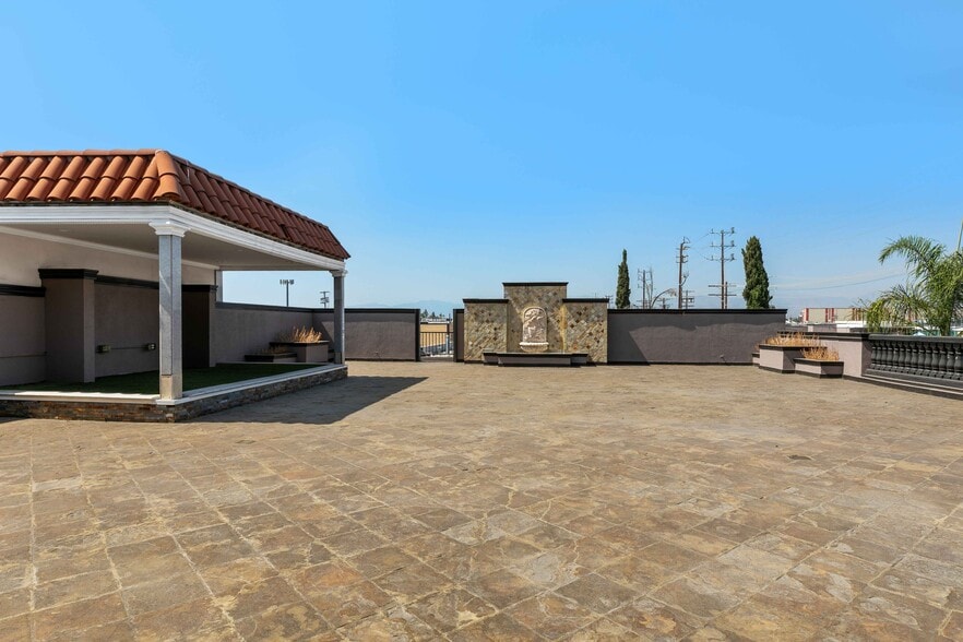 More Photos Of 13311 Sherman Way, North Hollywood Warehouse For Sale