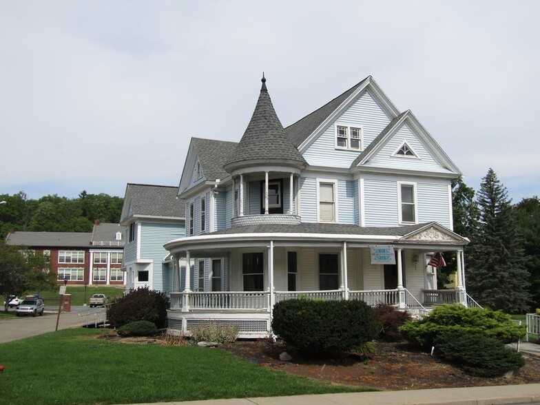 Primary Photo Of 30 Taylor St, Troy Freestanding For Sale