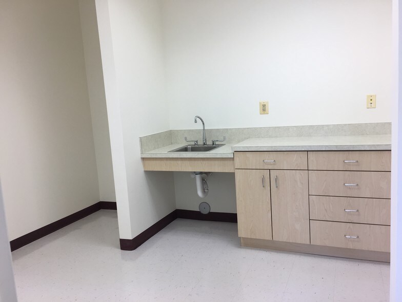 More Photos Of 491 Amwell Rd, Hillsborough Office For Sale