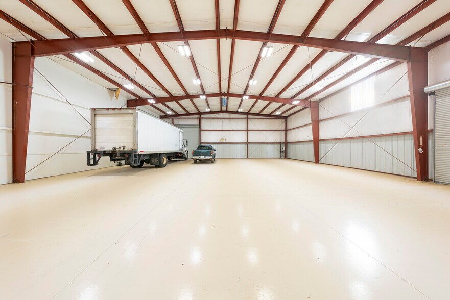 More Photos Of 120 Brush St, Ukiah Warehouse For Lease