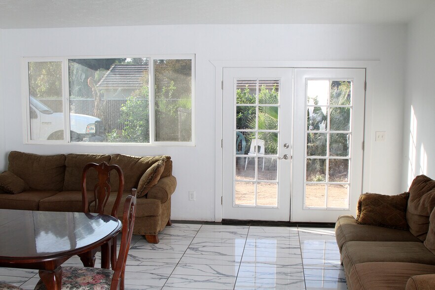 More Photos Of 1636 S Clovis Ave, Fresno Specialty For Sale