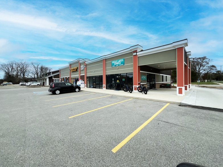 More Photos Of 6245 West River Dr NE, Belmont Storefront Retail Office For Lease