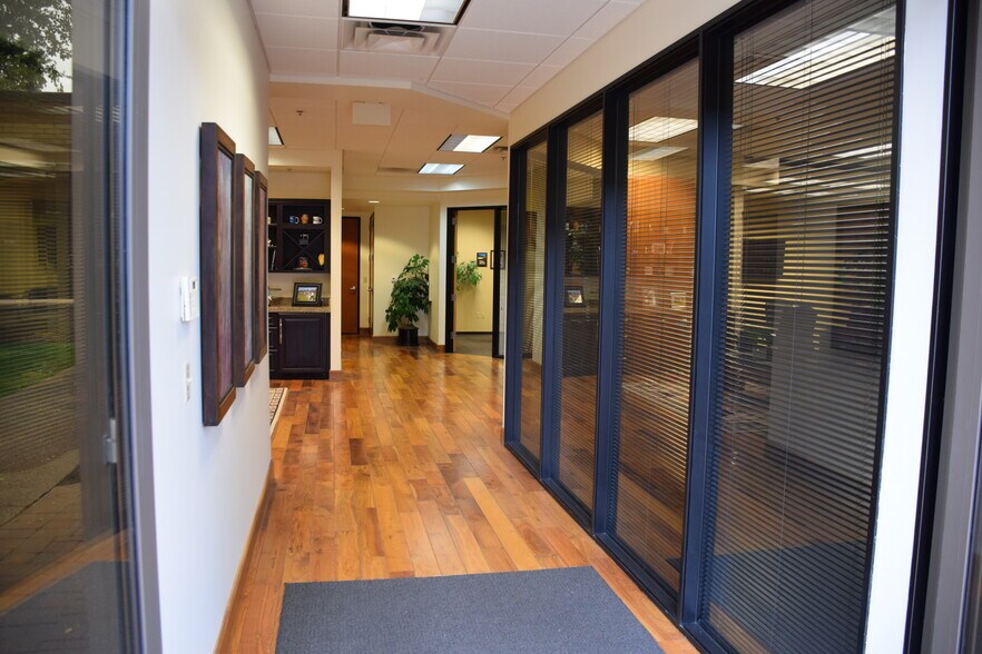 More Photos Of 8980 E Raintree Dr, Scottsdale Office For Lease