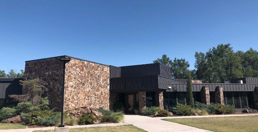 Primary Photo Of 1309 Holly Ave, Yukon Office For Lease