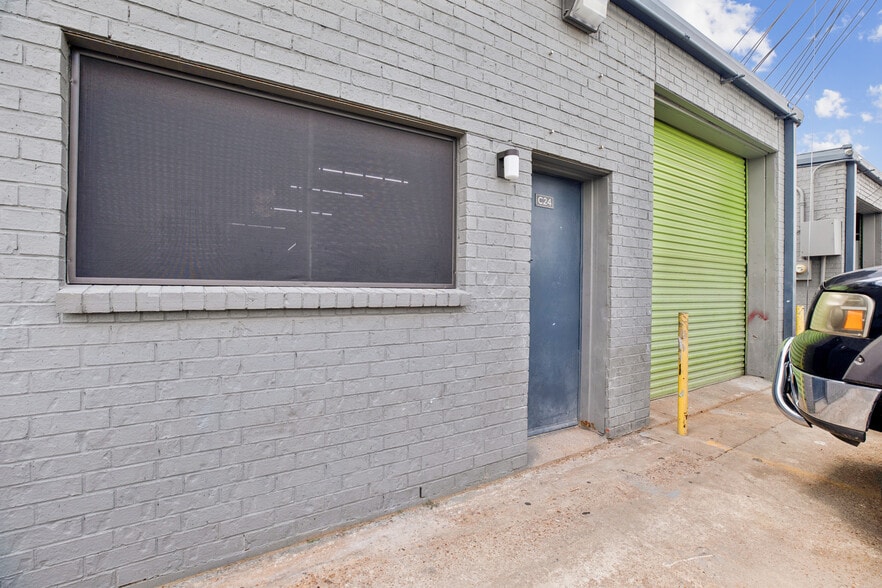 More Photos Of 11430 Bissonnet St, Houston Warehouse For Lease