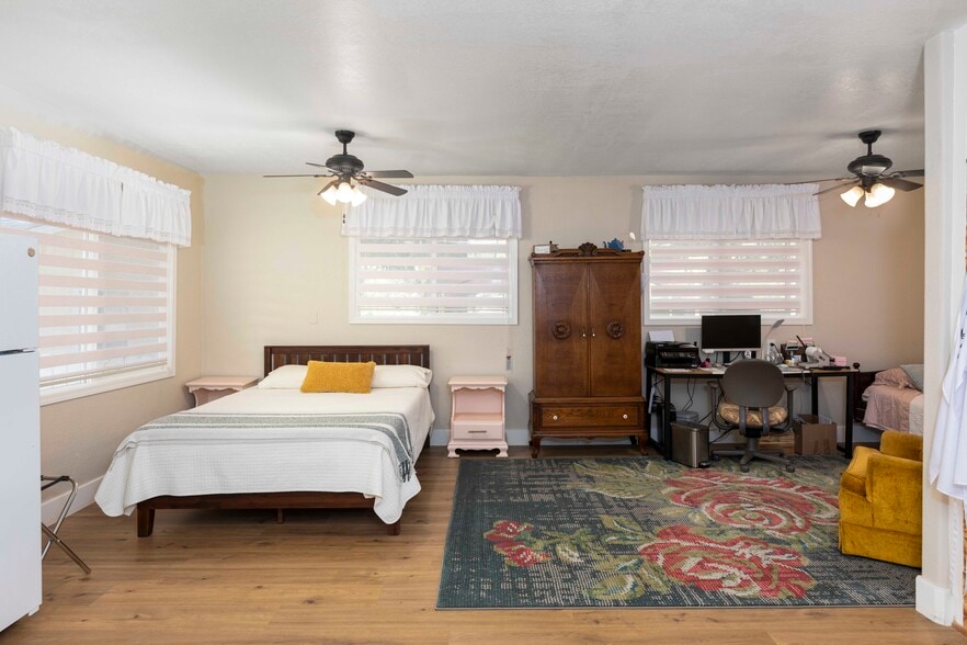 More Photos Of 18248 Redwood Hwy, Selma Apartments For Sale