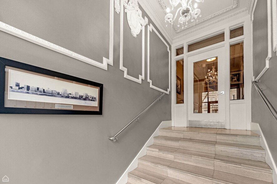 More Photos Of 4240 S Calumet Ave, Chicago Apartments For Sale