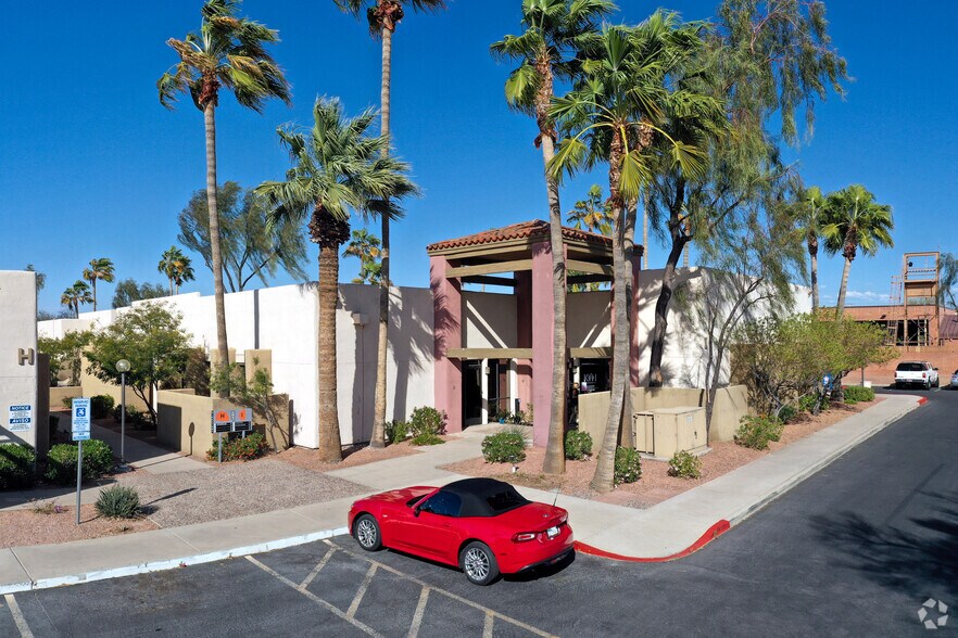 More Photos Of 16620 N 40th St, Phoenix Unknown For Lease