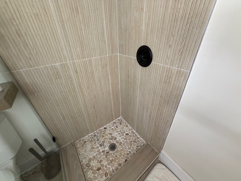 More Photos Of 2502 Tamarind Dr, Hutchinson Island Hotel For Sale
