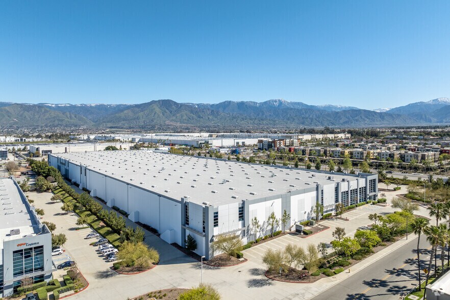 More Photos Of 9712 Alabama St, Redlands Distribution For Lease