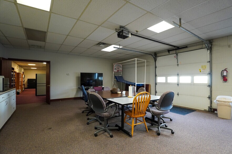 More Photos Of 10385 Spartan Dr, Evendale Light Manufacturing For Lease