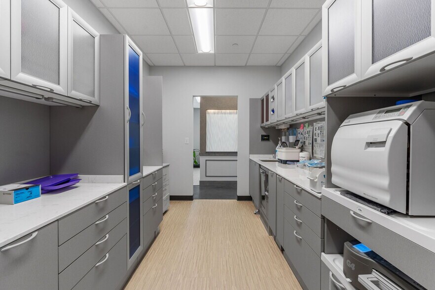 More Photos Of 18389 Orchard Trl, Lakeville Medical For Lease