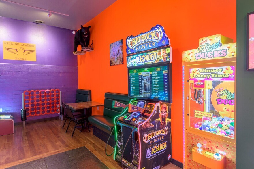 More Photos Of 117 Pine St, Pinedale Restaurant For Sale