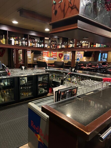 More Photos Of 27W150 Roosevelt Rd, Winfield Restaurant For Sale