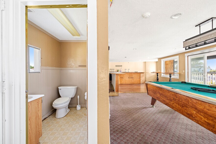 More Photos Of 1201 Bay Ave, Ocean Park Restaurant For Sale