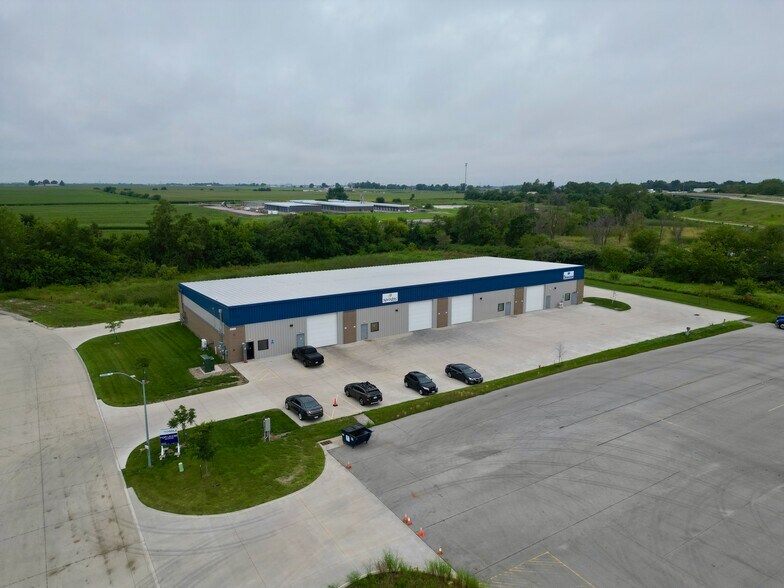 More Photos Of 2404 Robinson Ave NE, Bondurant Service For Lease