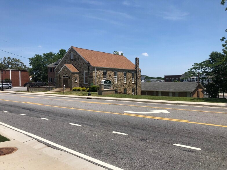 More Photos Of 495 Perry St, Lawrenceville Religious Facility For Lease