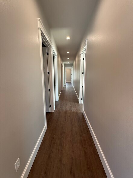 More Photos Of 7196 Crosswater Ave, Tyler Office For Lease