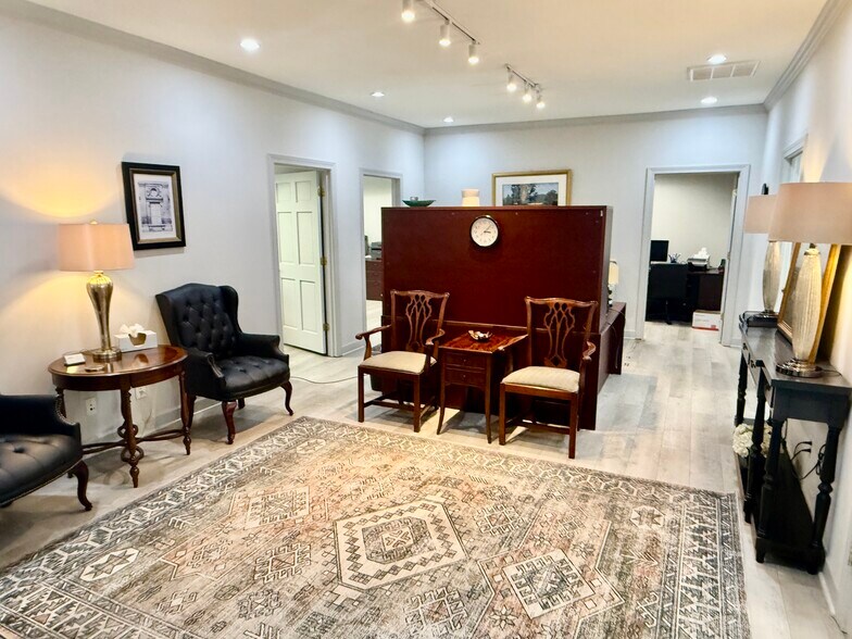 More Photos Of 4 Lenox Pointe NE, Atlanta Office For Sale