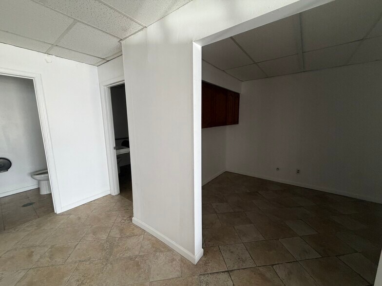 More Photos Of 2601 Lexington St, Kenner Warehouse For Sale