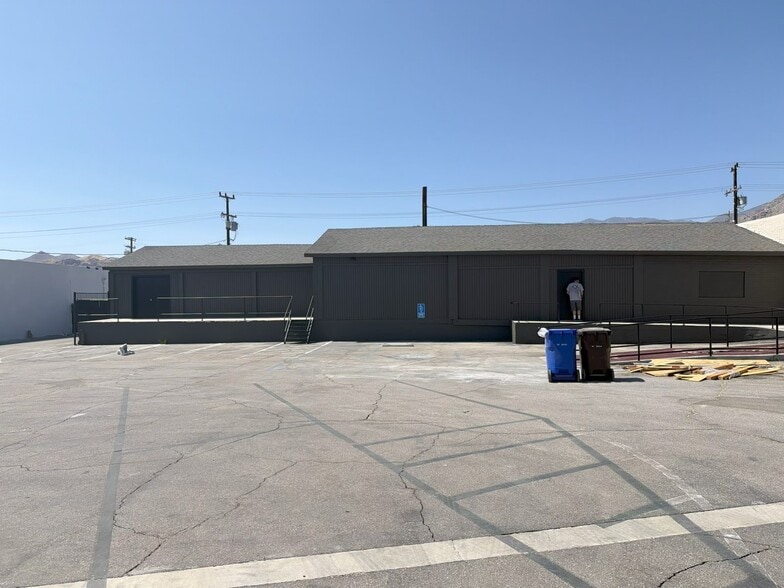 More Photos Of 396-400 E Sunny Dunes Rd, Palm Springs Warehouse For Lease
