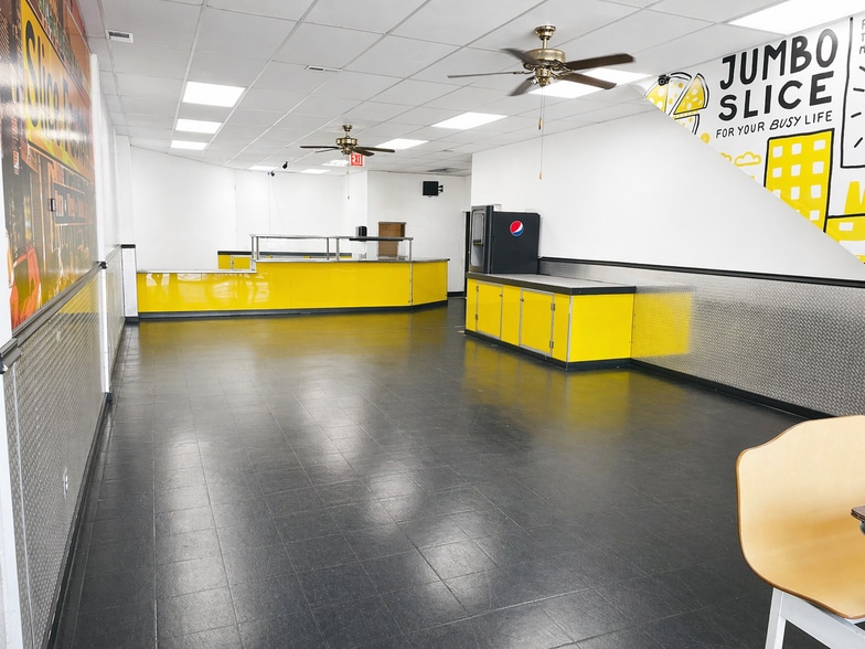 More Photos Of 3435 1/2 W 26th St, Chicago Storefront Retail Office For Lease