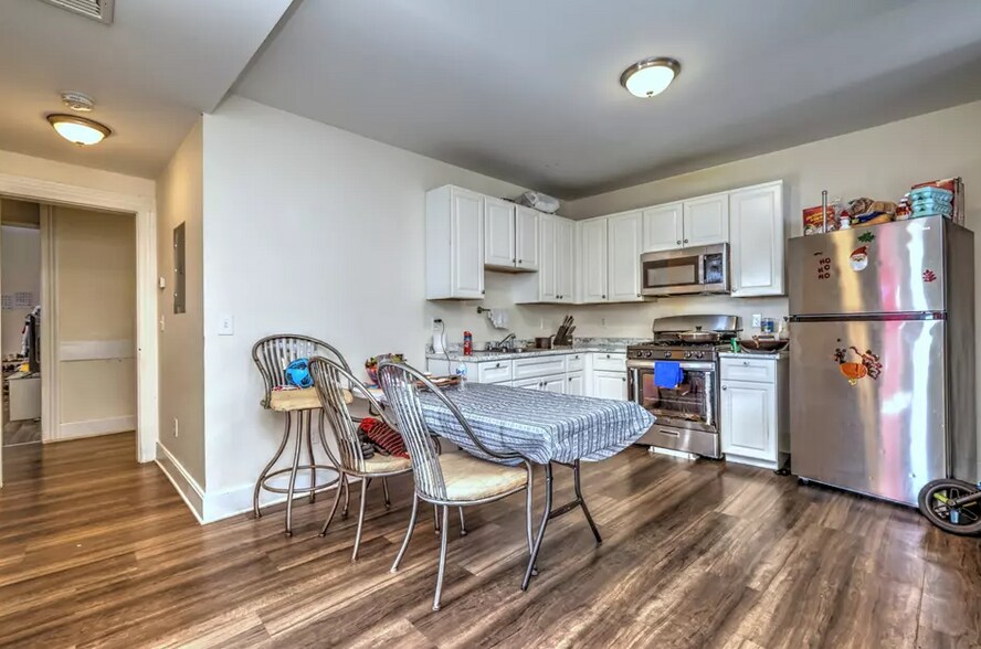 More Photos Of 420-428 Pembroke St, Bridgeport General Retail For Sale