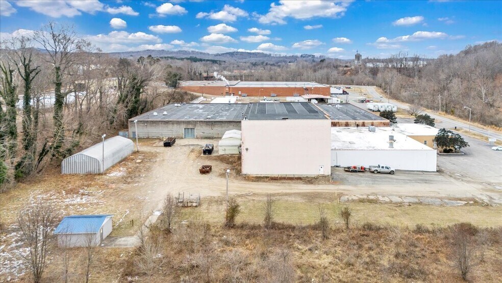 More Photos Of 650 Frith Dr, Ridgeway Manufacturing For Lease