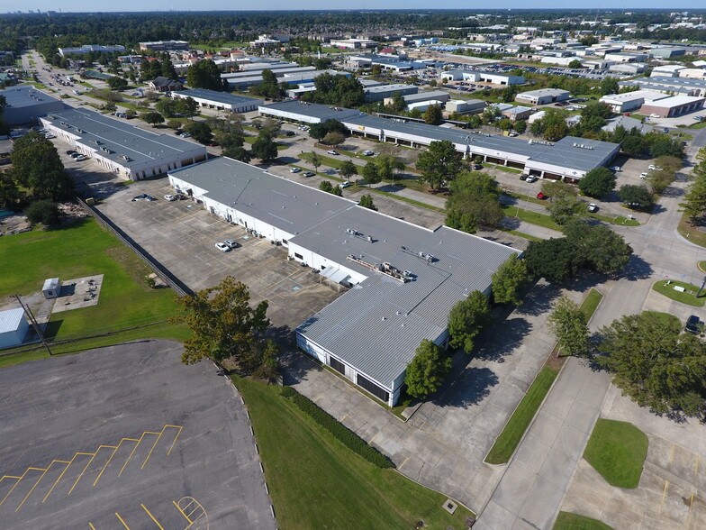 More Photos Of 11200 Industriplex Blvd, Baton Rouge Showroom For Lease