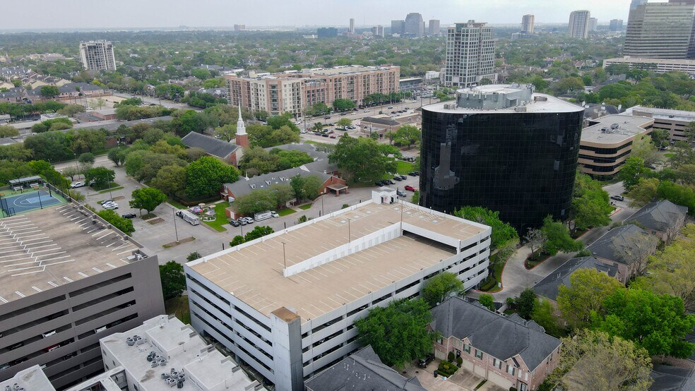 More Photos Of 1800 Bering Dr, Houston Office For Lease