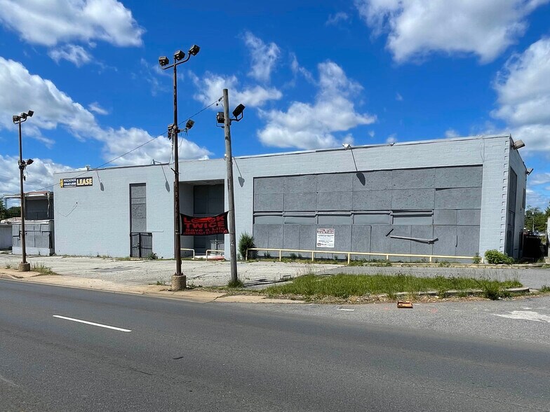 More Photos Of 5808-5812 Ritchie Highway, Baltimore Auto Repair For Sale