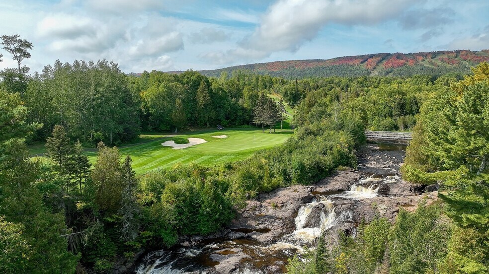 More Photos Of 5731 Highway 61, Lutsen Sports And Entertainment For Sale