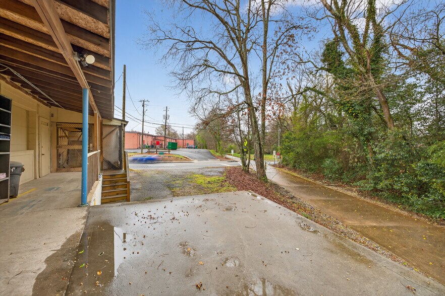 More Photos Of 4109 Robinson St, Covington Freestanding For Sale