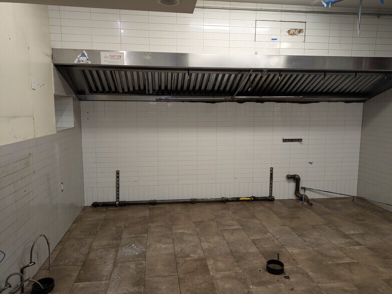 More Photos Of 412 5th Ave, Brooklyn Storefront Retail Residential For Lease