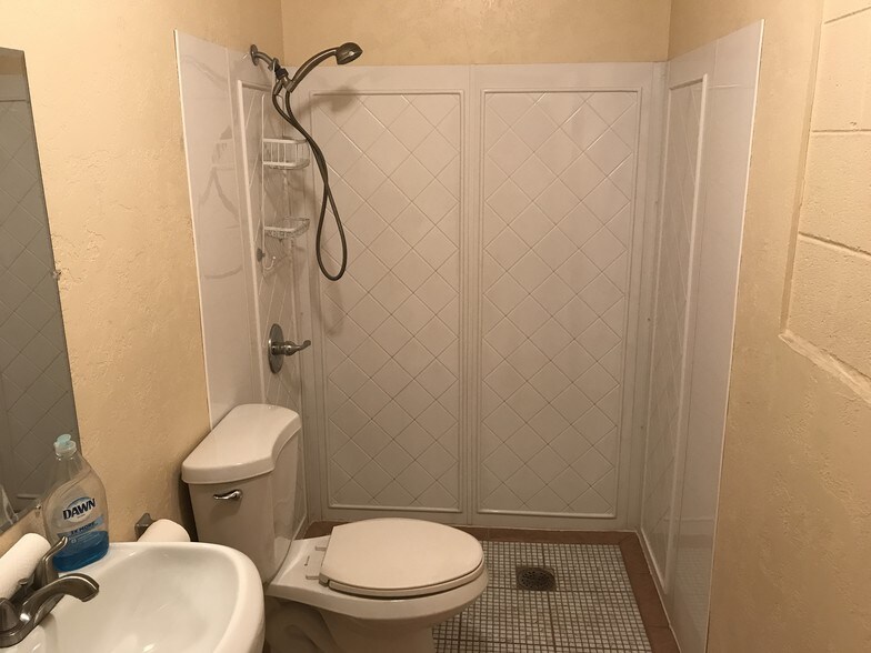 More Photos Of 180 W 900 N, Springville Warehouse For Lease