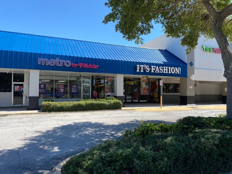 More Photos Of 1079 62nd Ave S, Saint Petersburg Unknown For Lease