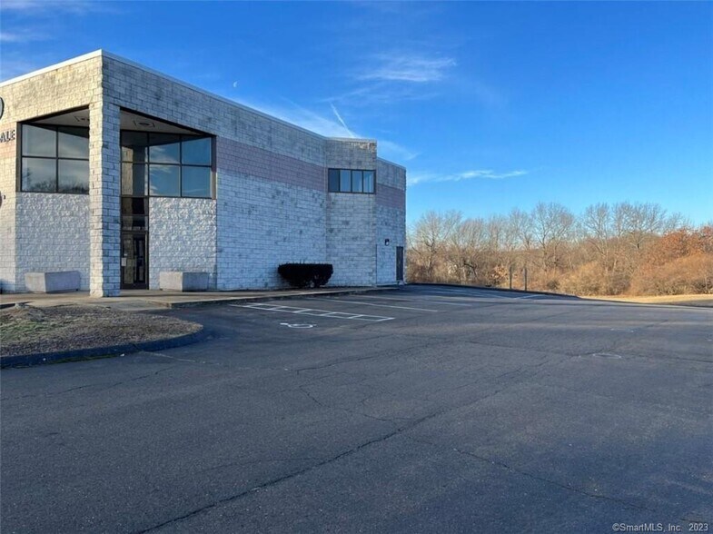 More Photos Of 295 Talcottville Rd, Vernon Storefront Retail Office For Lease