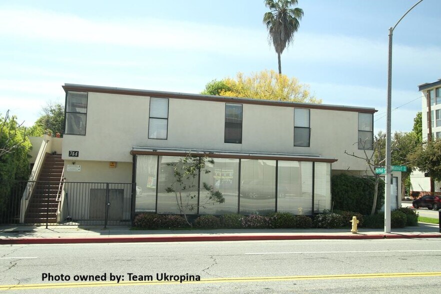 Primary Photo Of 744 E Walnut St, Pasadena Office Residential For Lease