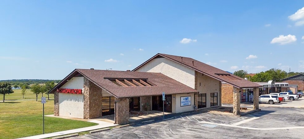 Primary Photo Of 638 Londonderry Ln, Denton Medical For Sale