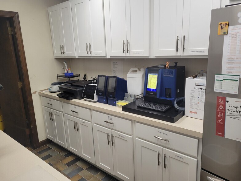 More Photos Of 220 Brook St, Clinton Medical For Sale