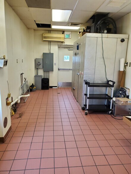 More Photos Of 10011 W US Highway 30, Wanatah Convenience Store For Lease